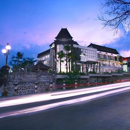 Neo Denpasar By Aston Hotel Exterior photo