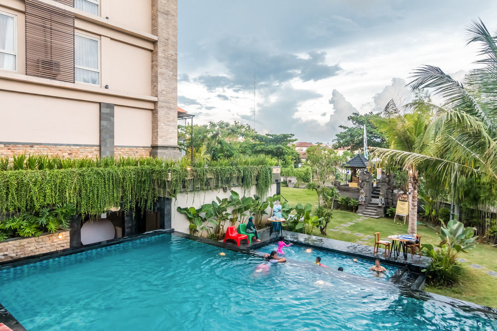 Neo Denpasar By Aston Hotel Exterior photo