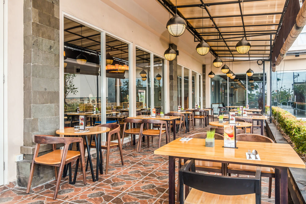 Neo Denpasar By Aston Hotel Exterior photo
