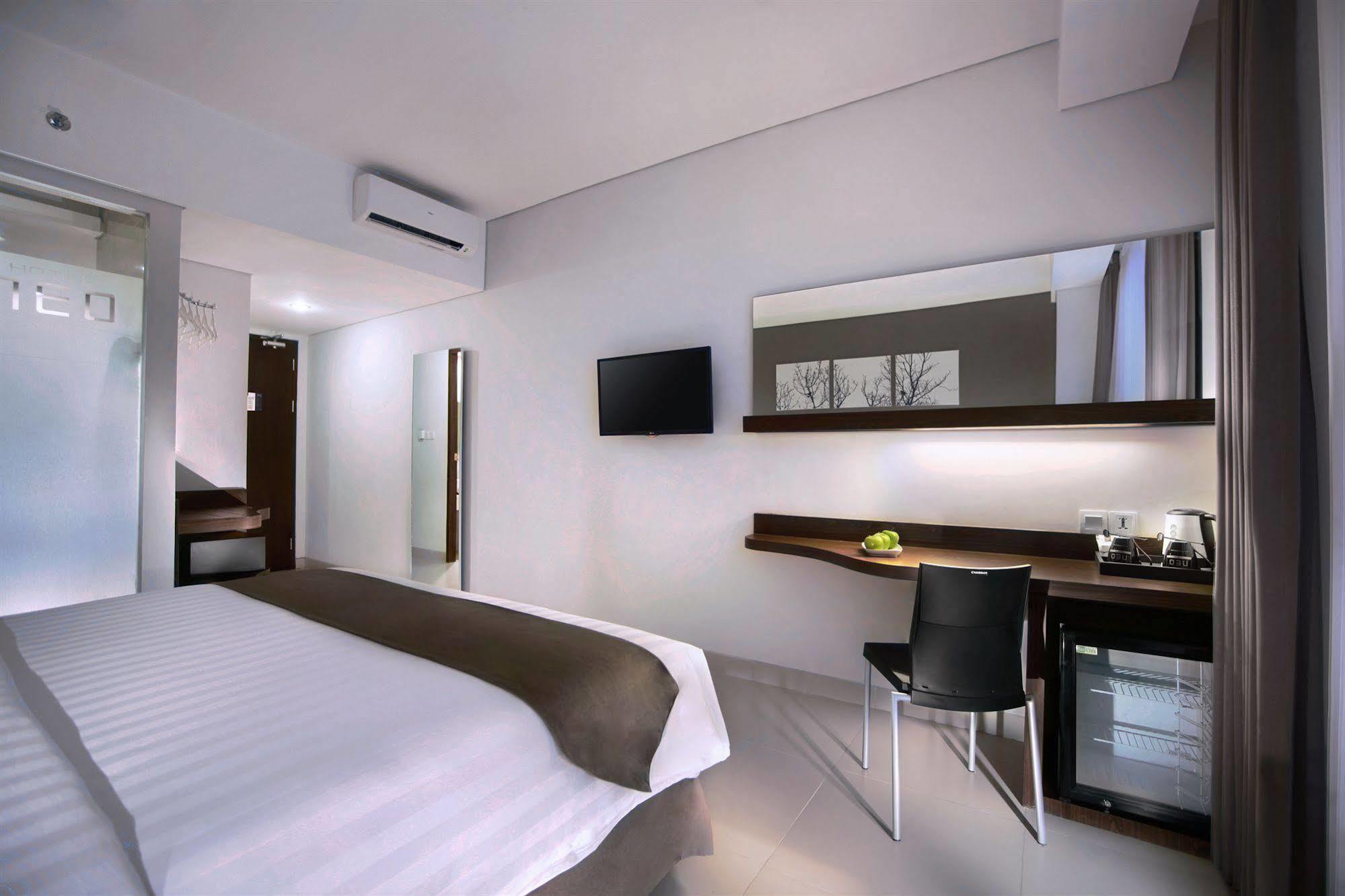 Neo Denpasar By Aston Hotel Exterior photo