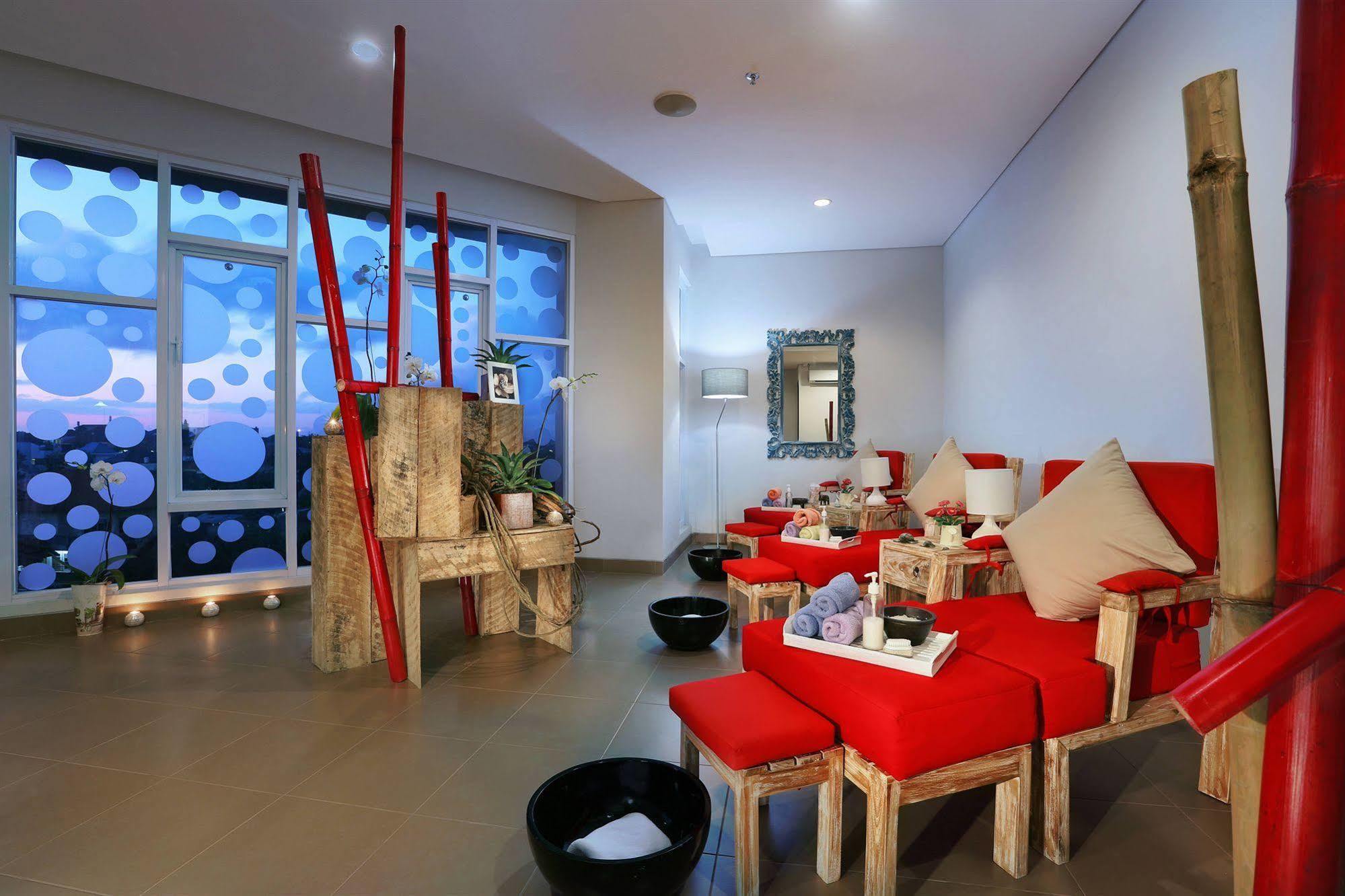 Neo Denpasar By Aston Hotel Exterior photo